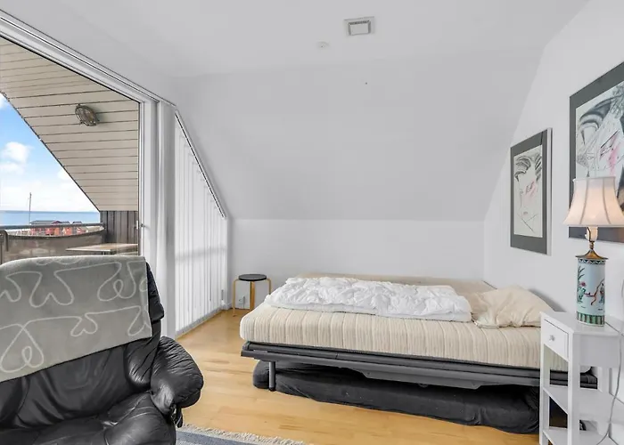 2 Bedroom Gorgeous In Tranekaer